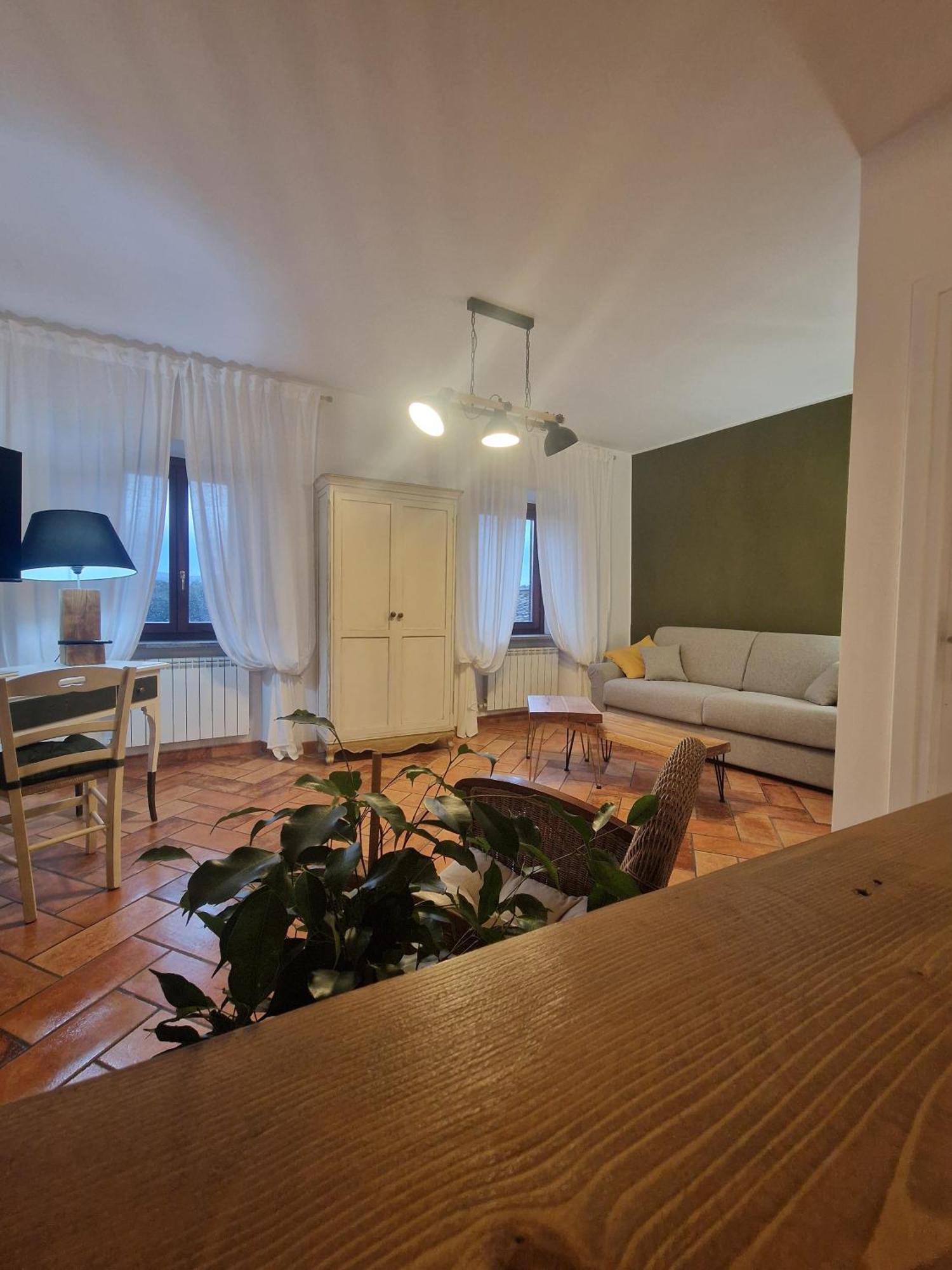 Piazza Duomo Casa Vacanze Sutri Extérieur photo