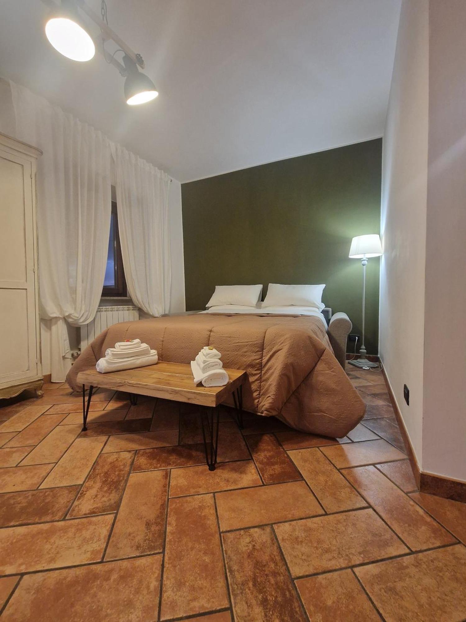 Piazza Duomo Casa Vacanze Sutri Extérieur photo
