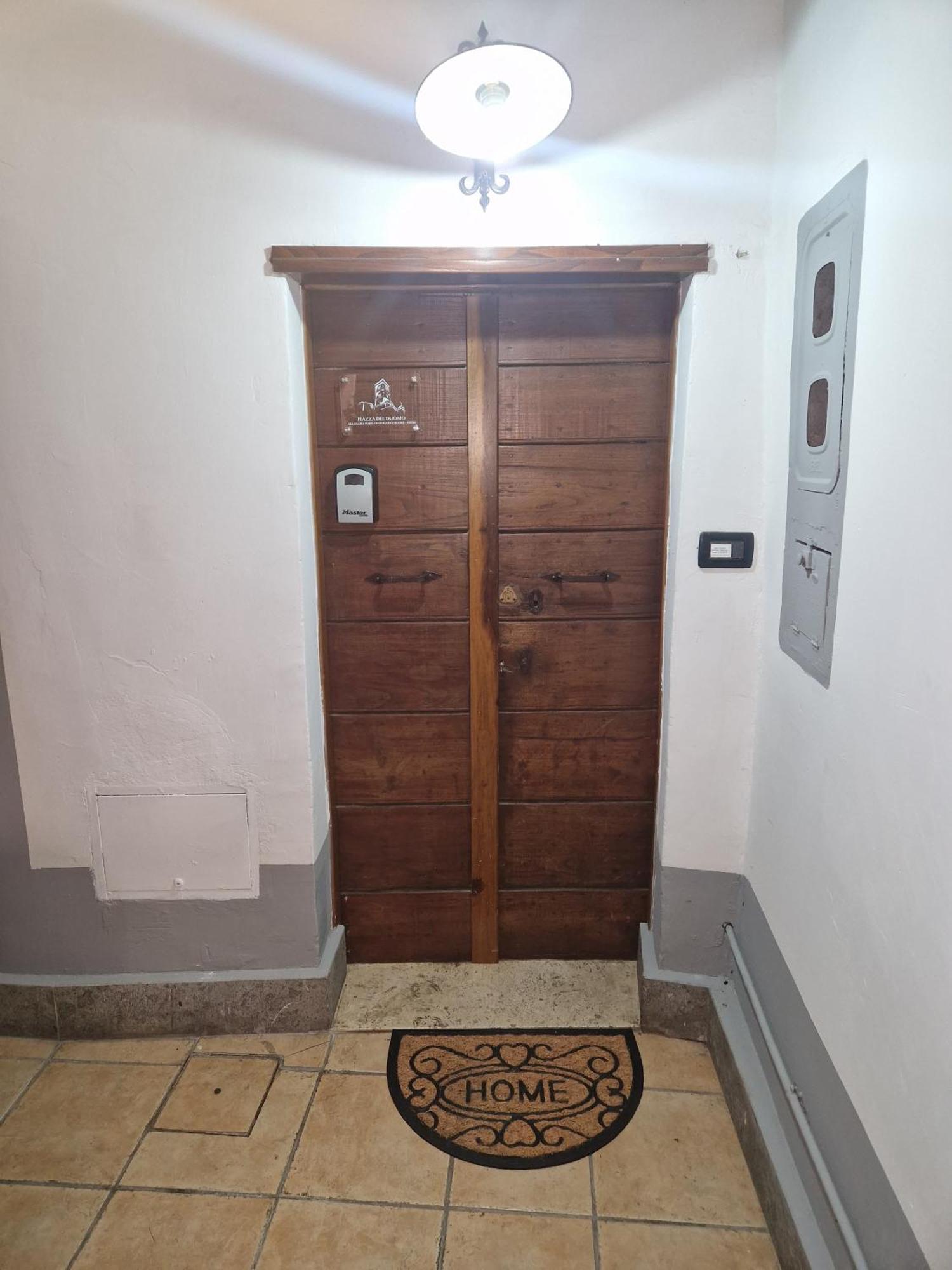 Piazza Duomo Casa Vacanze Sutri Extérieur photo